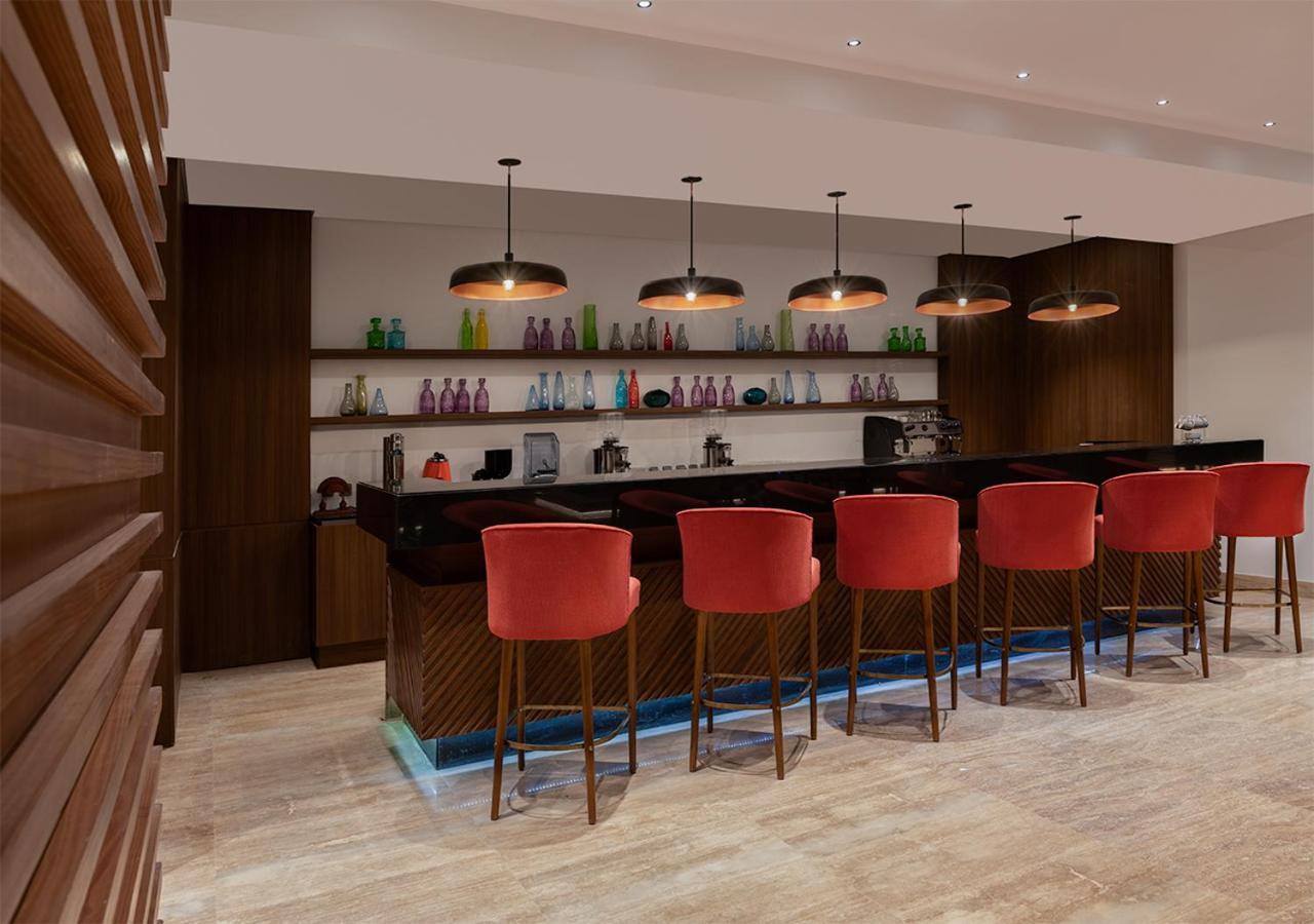 אל עלמיין Crystal Inn Hotel - Alamein (Adults Only) מראה חיצוני תמונה The bar at the lounge