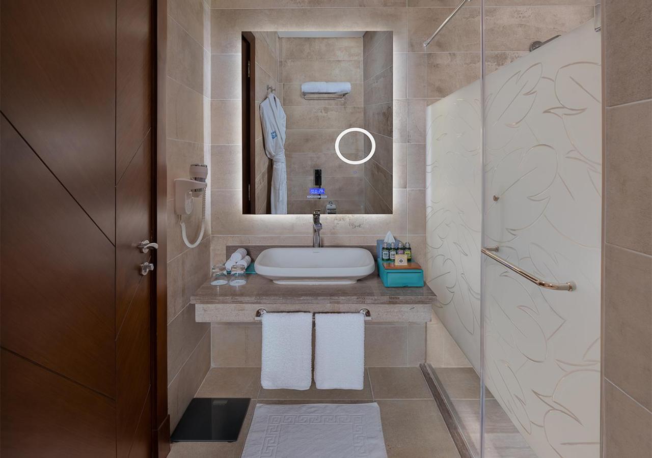 אל עלמיין Crystal Inn Hotel - Alamein (Adults Only) מראה חיצוני תמונה Bathroom
