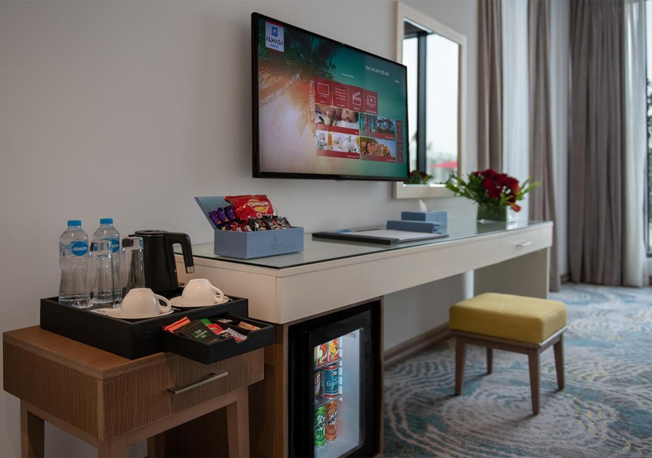 אל עלמיין Crystal Inn Hotel - Alamein (Adults Only) מראה חיצוני תמונה A hotel room with a mini-bar